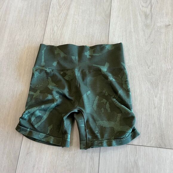Gymshark women shorts size S - Picture 6 of 8